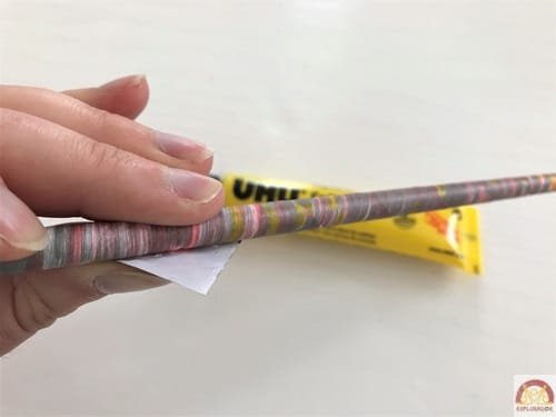 coller extremite baguette magique papier