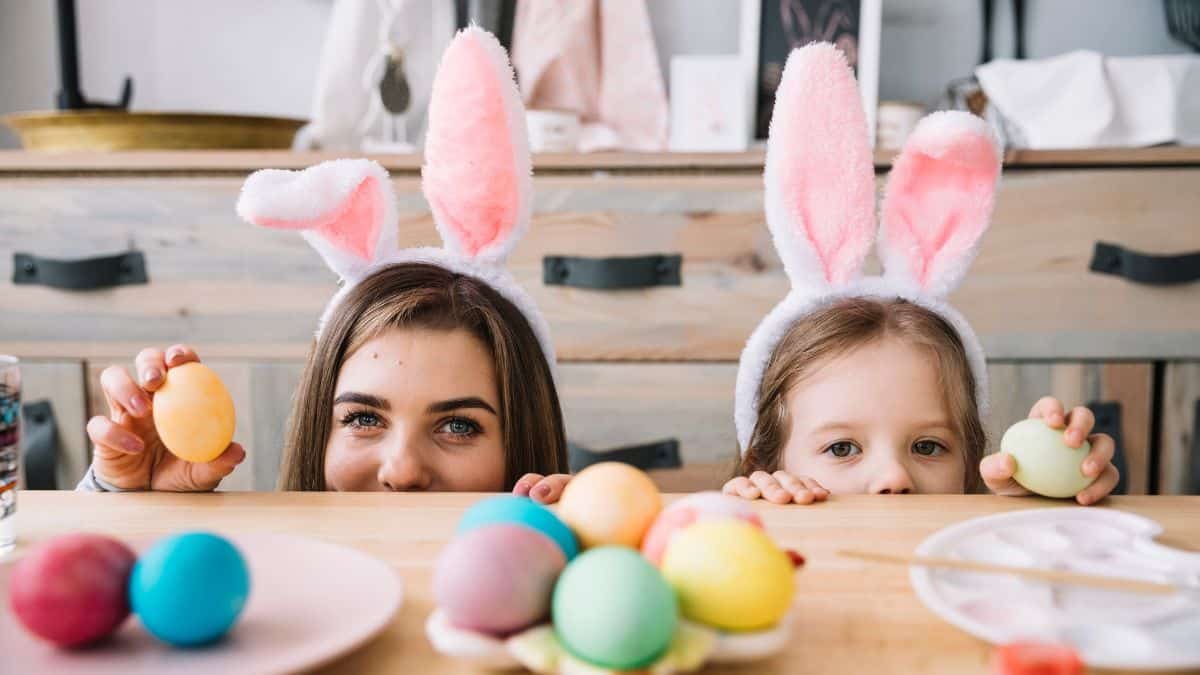 maman et sa fille déguisees pour paques