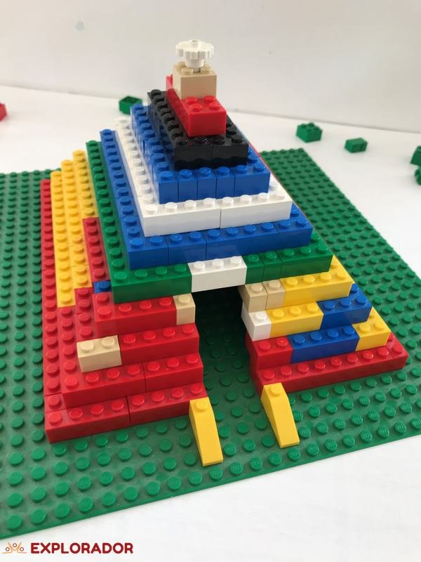 pyramide de lego